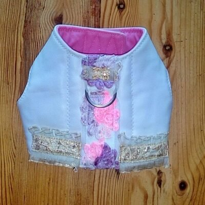 Tuigje S - wit nepleer met kant